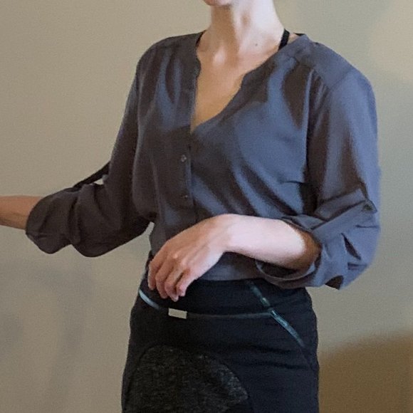 Gray blouse - Picture 3 of 5